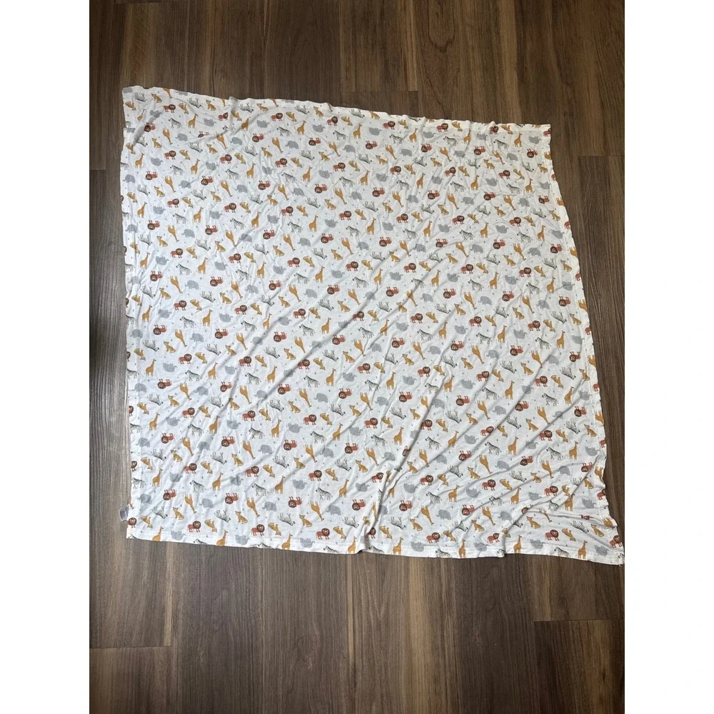 Milkberry Swaddle Blanket Unisex 36x40 White Safari Animal Bamboo Rayon Wrap